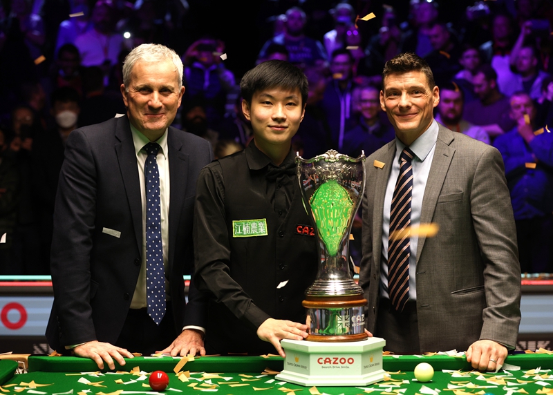 一名新的外 一名新的外