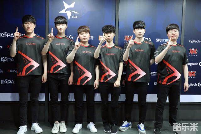 伤心欲绝！卡卡谈当年离婚：想尽一切办法挽回婚姻 卡洛琳坚持要走